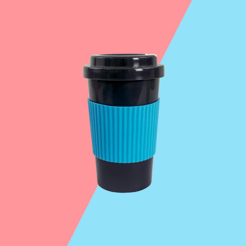 KHB01023—塑料带盖隔热杯套咖啡杯