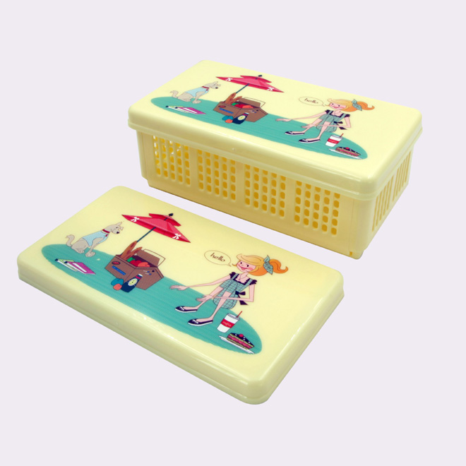 Foldable storage basket