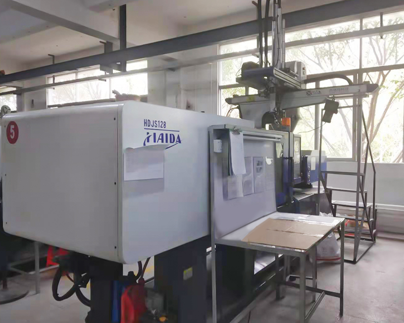 Injection molding production steps