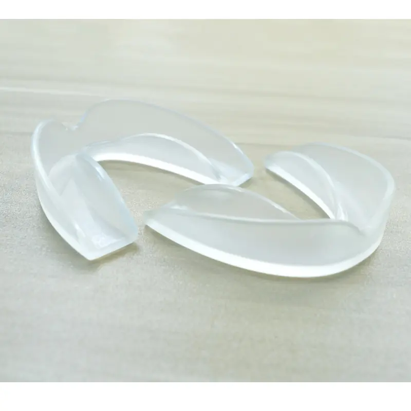 Single layer clear sport mouth guard